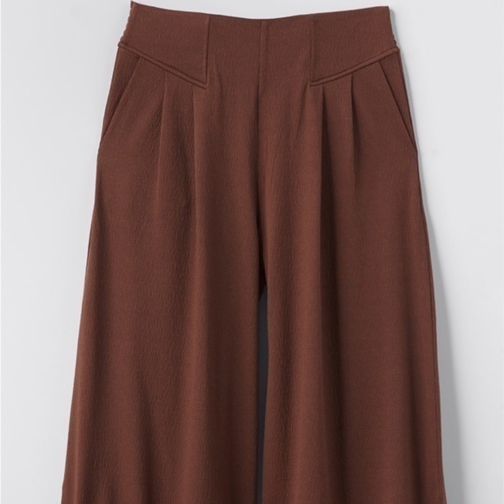 Alice Textured Wide Leg Cropped Pants - Picture 3 of 6